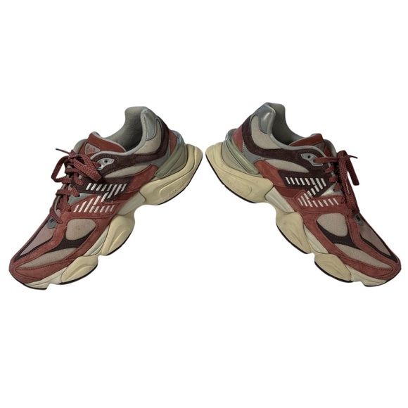 New Balance 9060 Cherry Blossom Size M10/W11.5 with Box - Picture 4 of 8